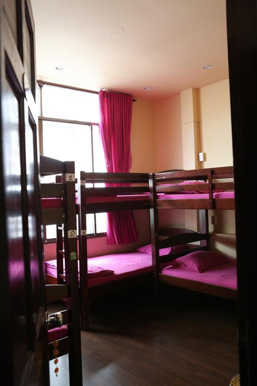 Hostel Budget *